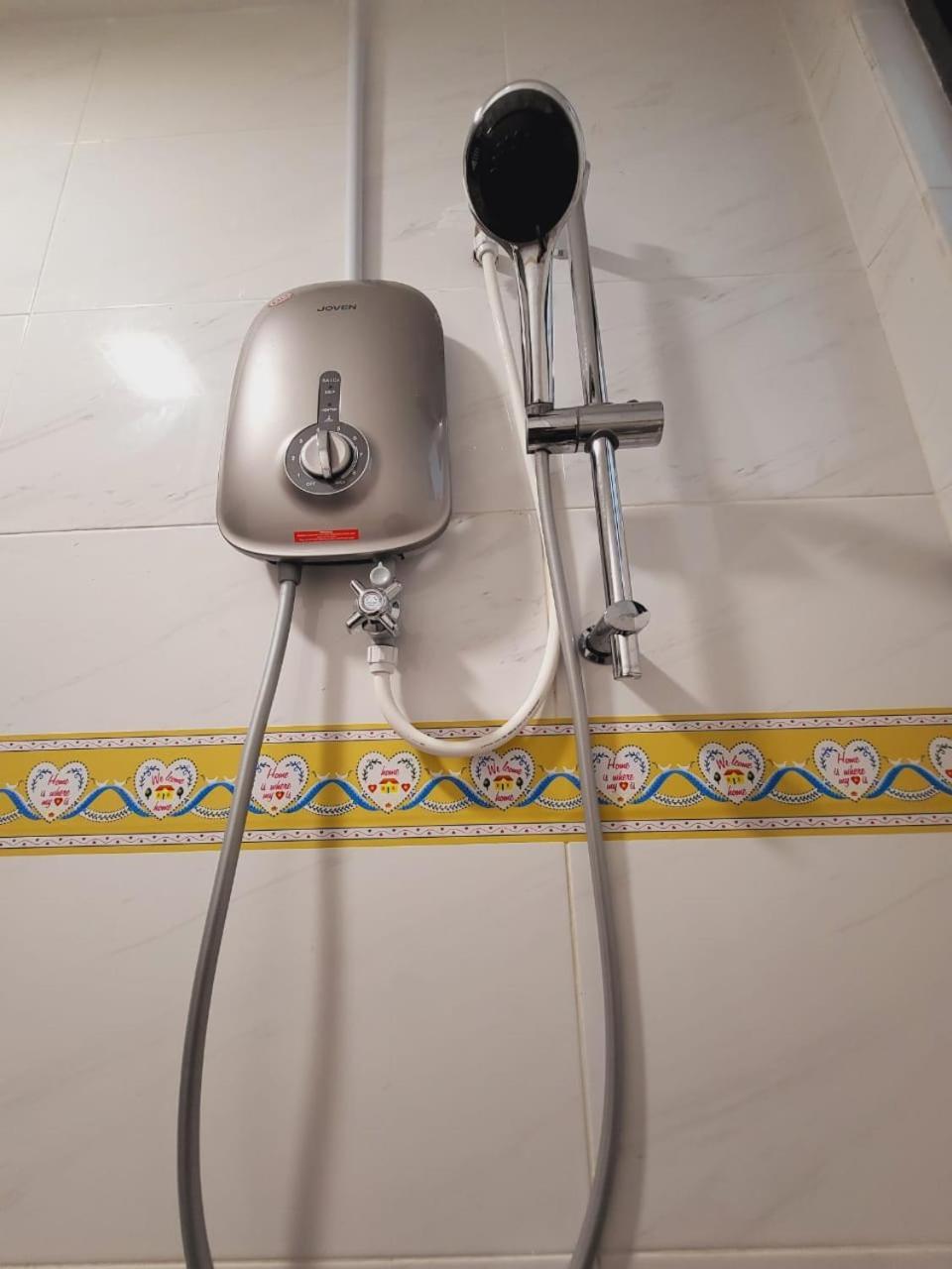 Izz Homestay Apartment Casa Kayangan Meru Ipoh Luaran gambar
