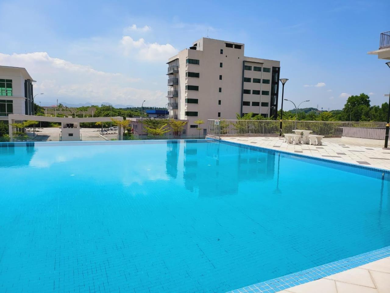Izz Homestay Apartment Casa Kayangan Meru Ipoh Luaran gambar