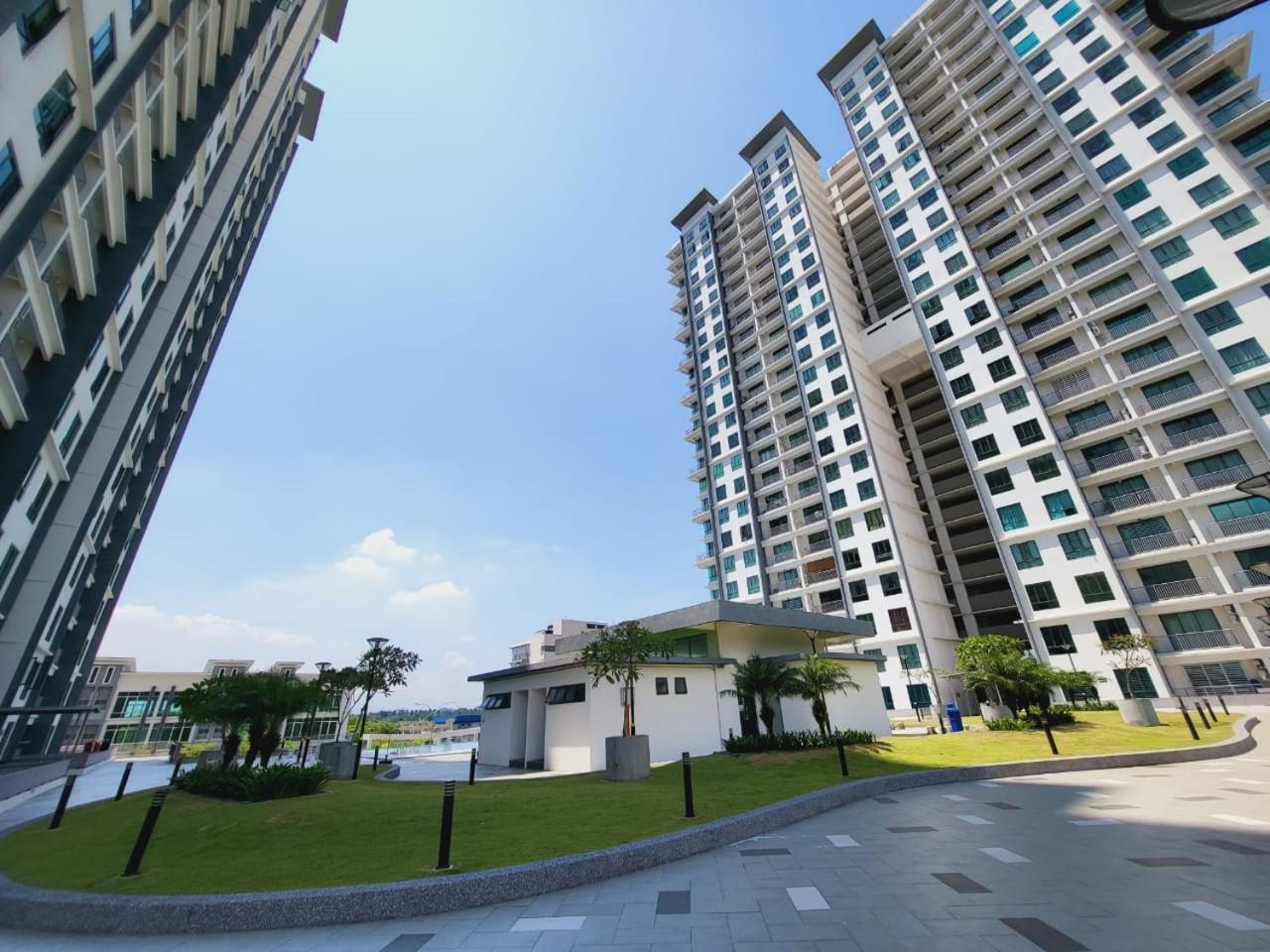 Izz Homestay Apartment Casa Kayangan Meru Ipoh Luaran gambar